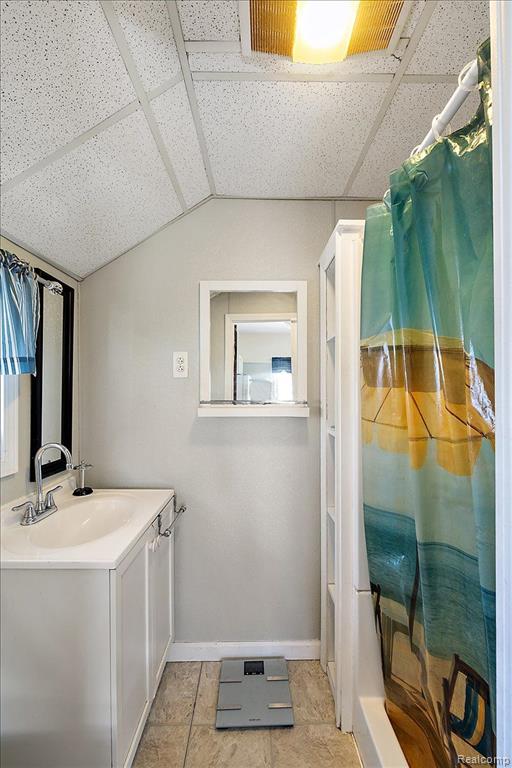 16 S NORTH SHORE Drive, Lake Orion, MI 48362 — Photo 86