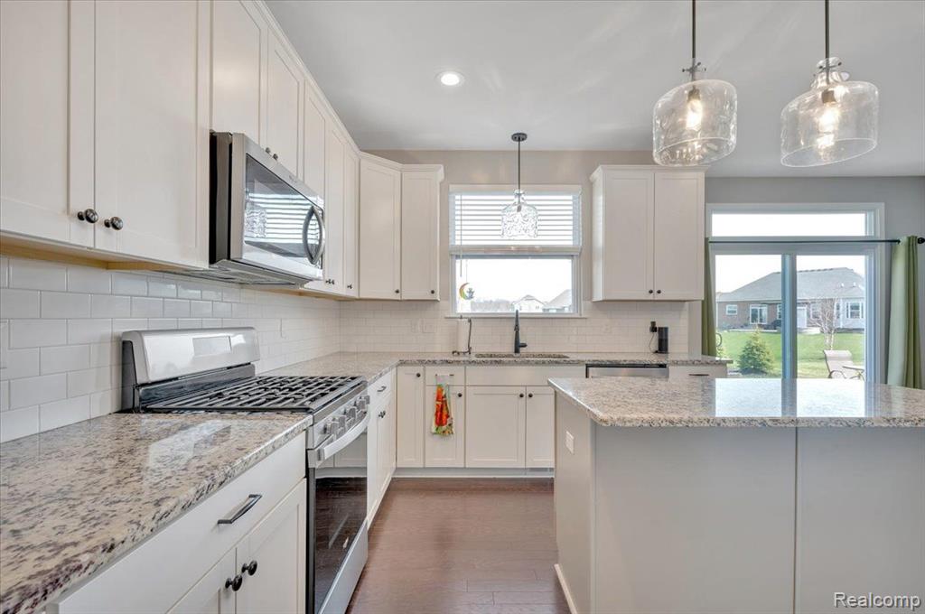 62072 SAVANNAH Drive, South Lyon, MI 48178 — Photo 14