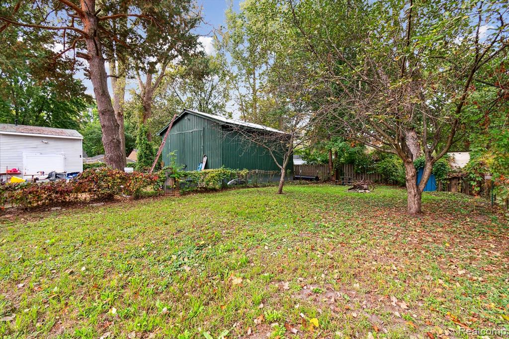 986 Pine Road, Bay City, MI 48706 — Photo 18