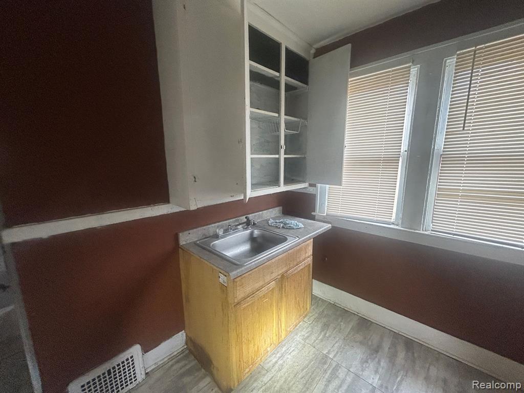 4548 COOPER Street, Detroit, MI 48214 — Photo 44