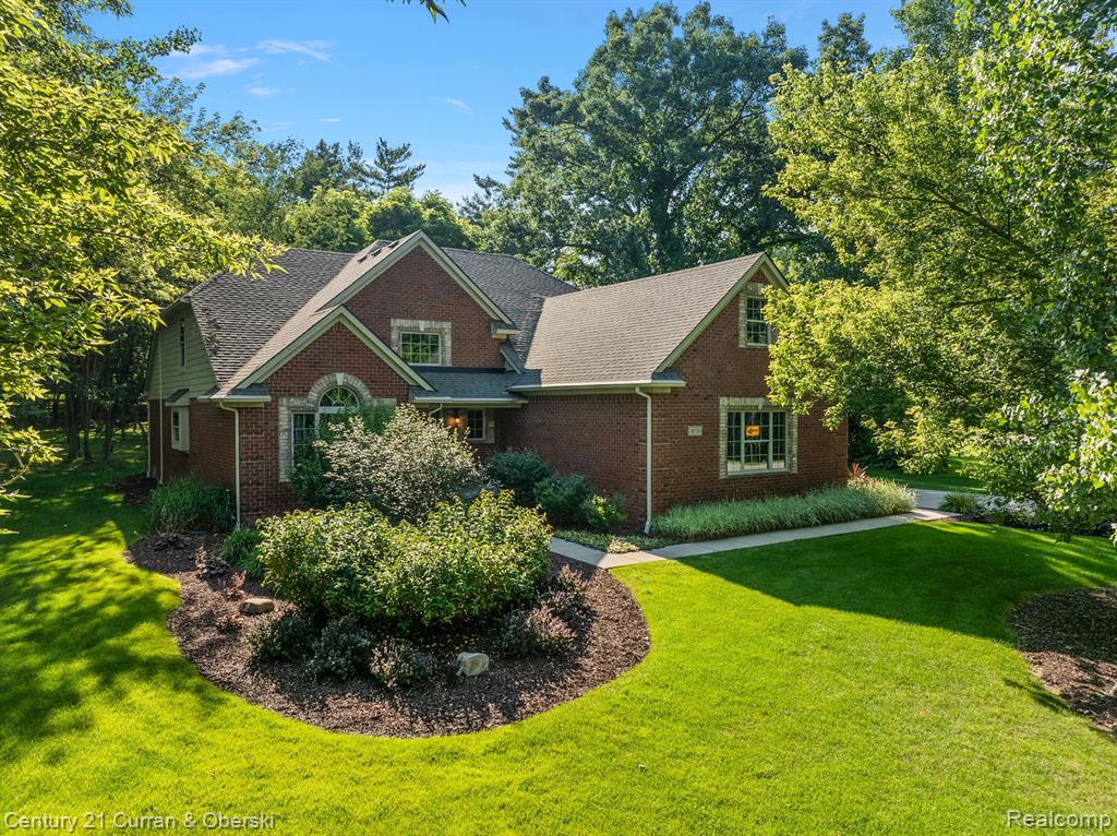 4574 CLIFFORD Road, Brighton, MI 48116 — front exterior