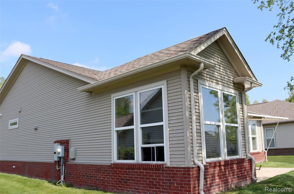 26489 Higgins Way, Flat Rock, MI 48134 — Photo 39