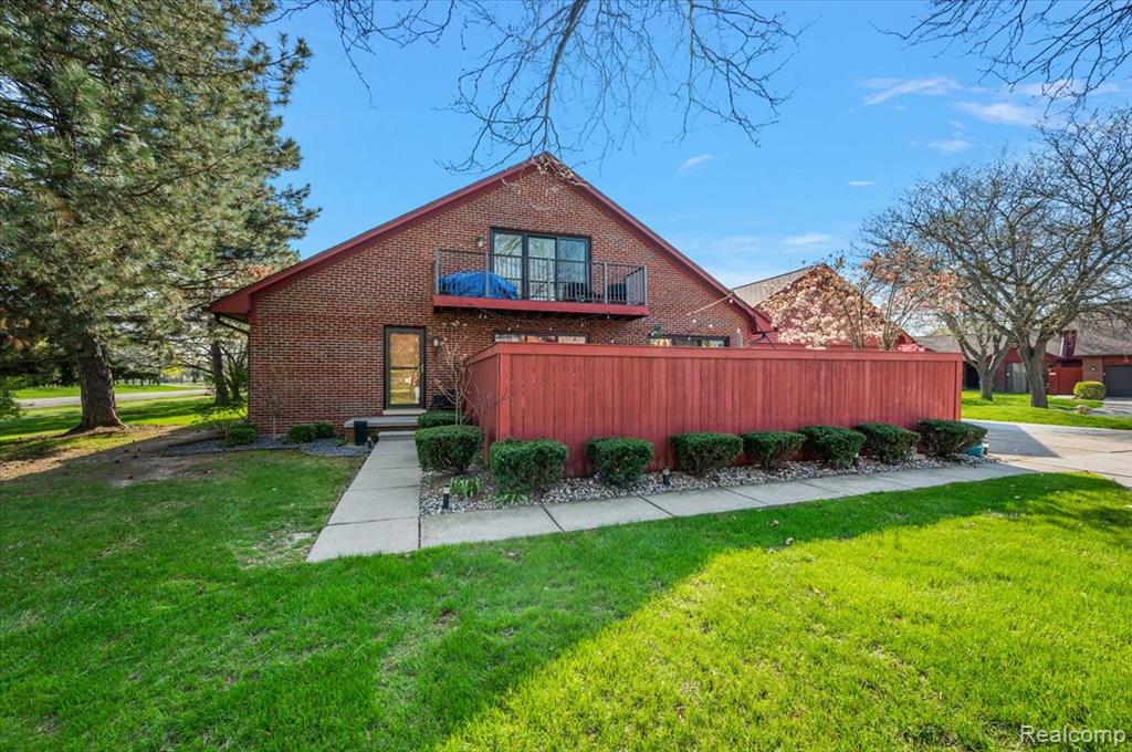 42228 Lochmoor Street, Clinton Twp, MI 48038 — Photo 2
