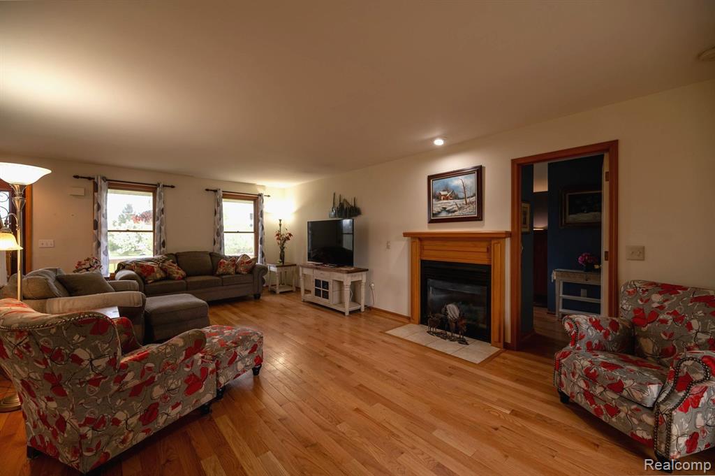 4231 LIPPINCOTT Road, Lapeer, MI 48446 — Photo 9