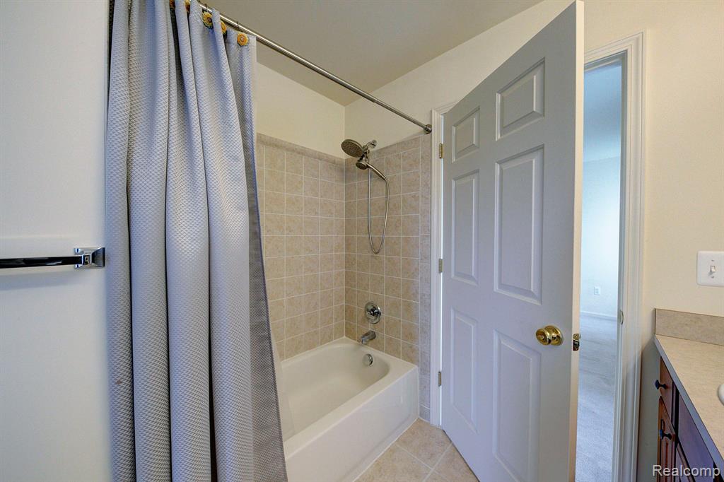 42551 Whitman Way, Novi, MI 48377 — Photo 28