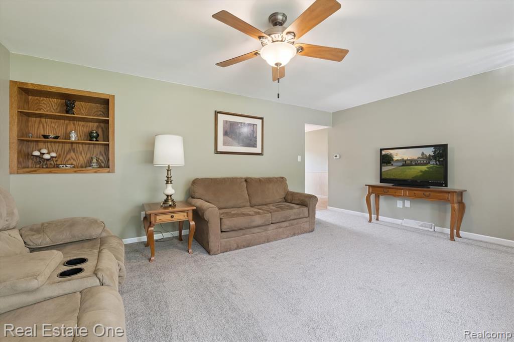 2436 Woodlawn Street, Wolverine Lake, MI 48390 — Photo 7