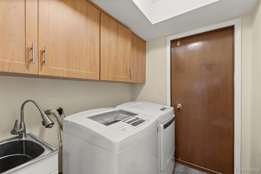 3011 Lindenwood Drive, Dearborn, MI 48120 — Photo 29