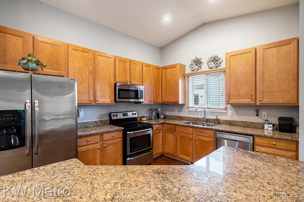 5506 Still Meadow Lane, Grand Blanc, MI 48439 — Photo 8
