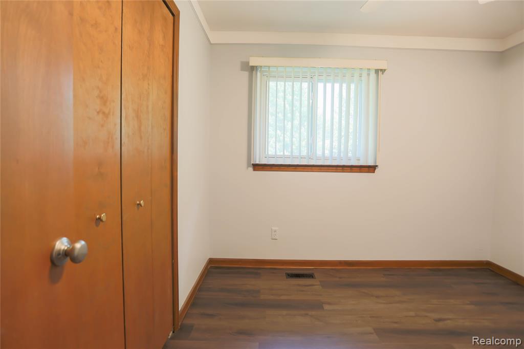 40755 Oakwood Court, Clinton Twp, MI 48038 — Photo 23