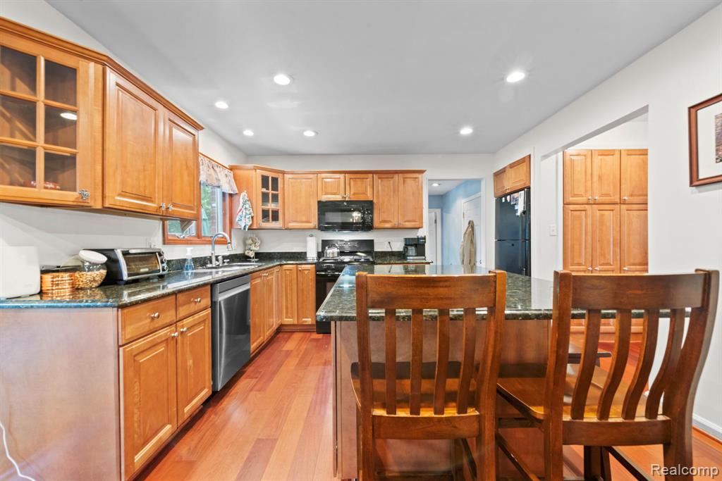 871 Spartan Drive, Rochester Hills, MI 48309 — Photo 12