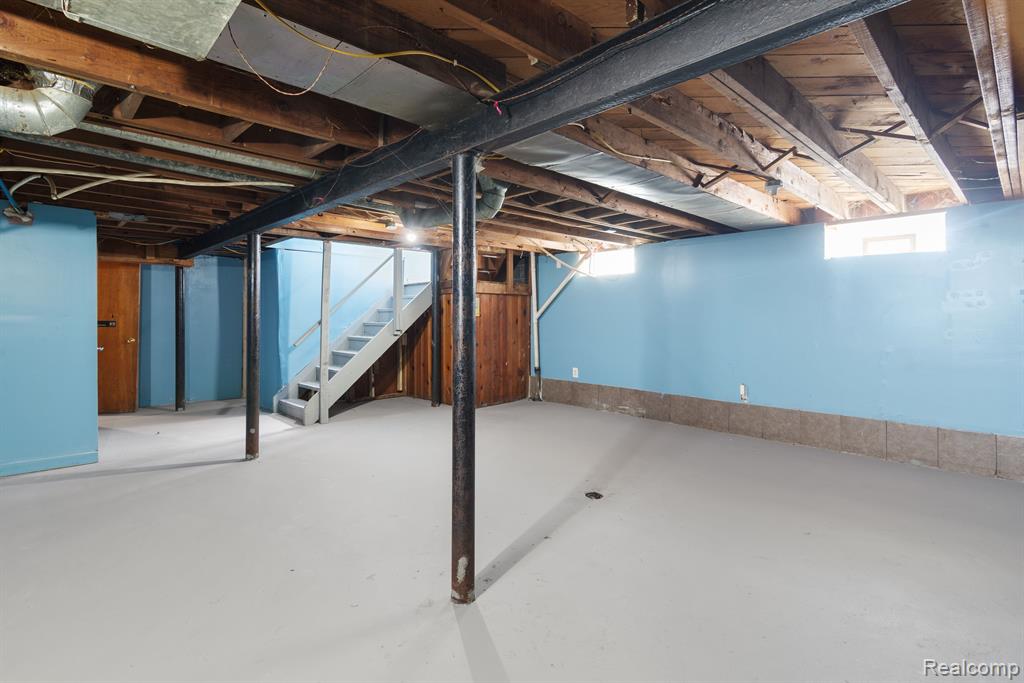 7668 HEYDEN Street, Detroit, MI 48228 — Photo 17