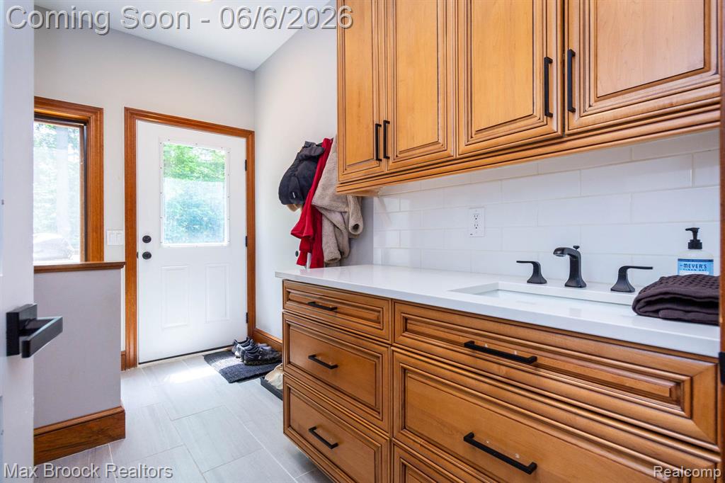 6604 College Park, Clarkston, MI — Photo 50