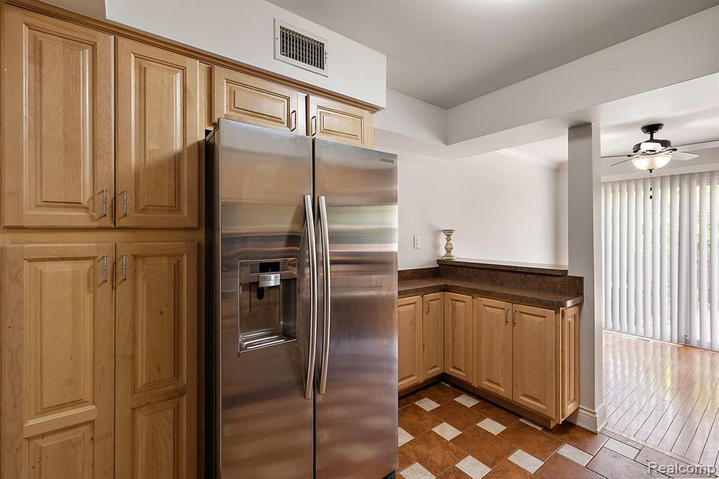 5078 BUCKINGHAM, Troy, MI 48098 — Photo 7