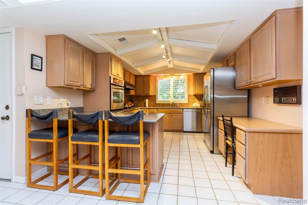 5423 HAUSER Way, West Bloomfield, MI 48323 — Photo 17