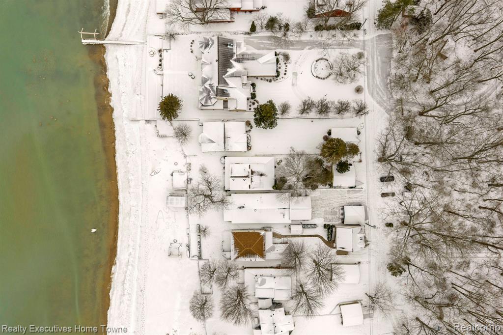 5430 Lakeshore Road, Fort Gratiot, MI 48059 — Photo 3