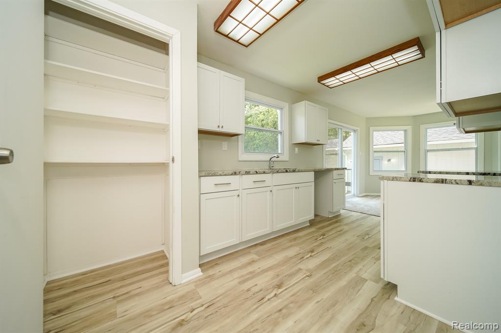 4865 Huston Drive, Lake Orion, MI — Photo 12