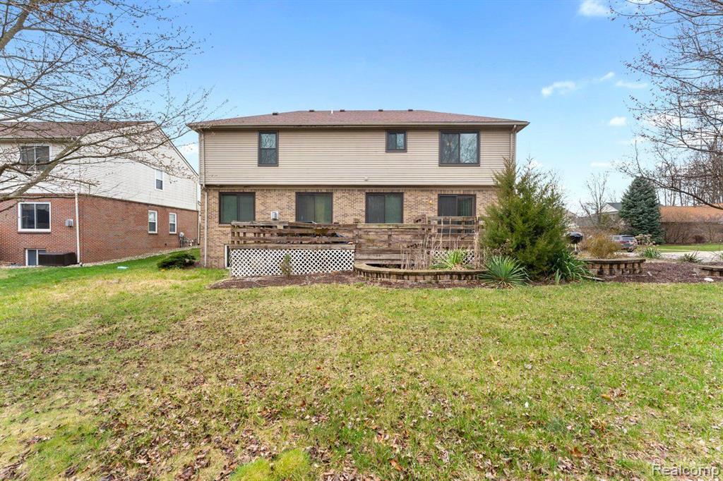 13517 MILTON Drive, Belleville, MI 48111 — Photo 44