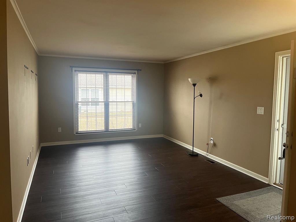 39828 VILLAGE WOOD Circle, Novi, MI — Photo 5