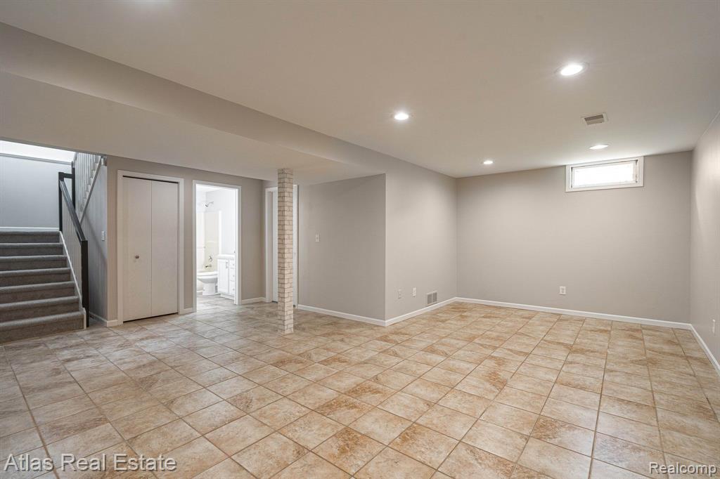 344 WOODLAND Drive, Saline, MI 48176 — Photo 37
