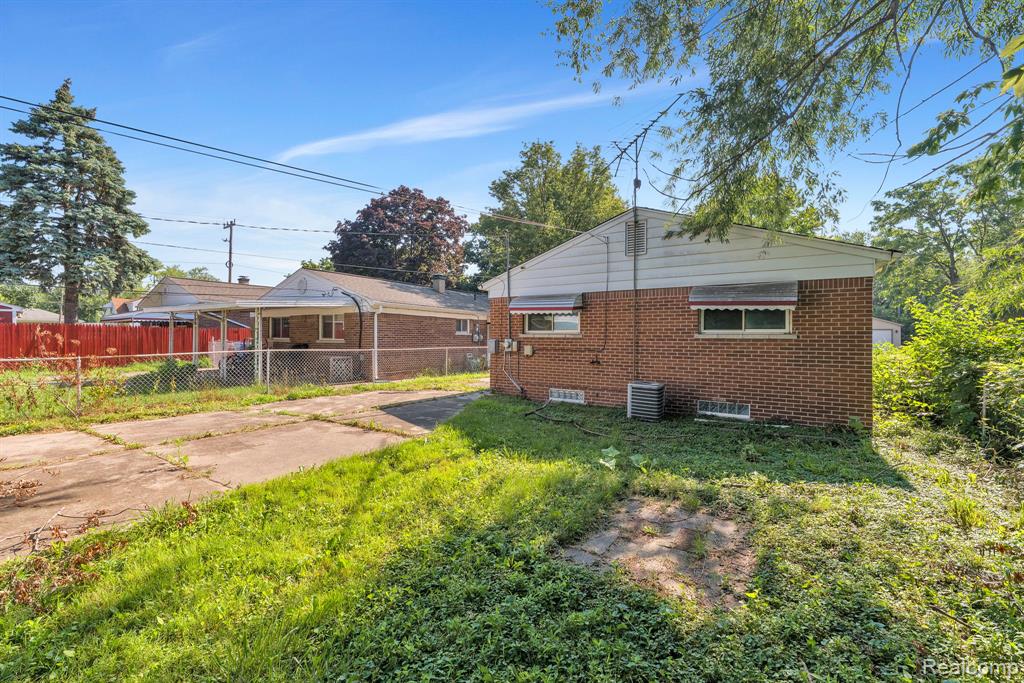5320 Bedford Street, Dearborn Heights, MI 48125 — Photo 8