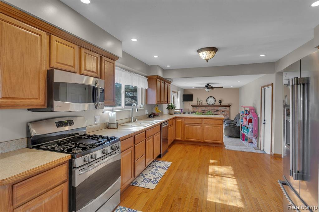 54050 ATHERTON Street, New Baltimore, MI 48047 — Photo 6