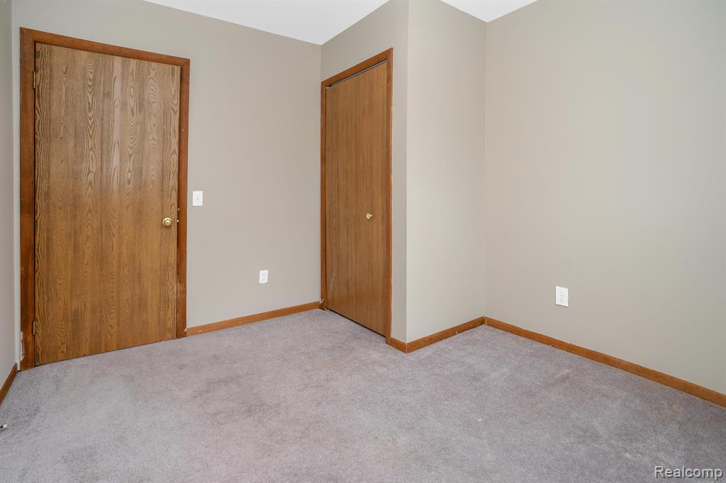 4654 Siebert Road, Waterford, MI 48328 — Photo 12
