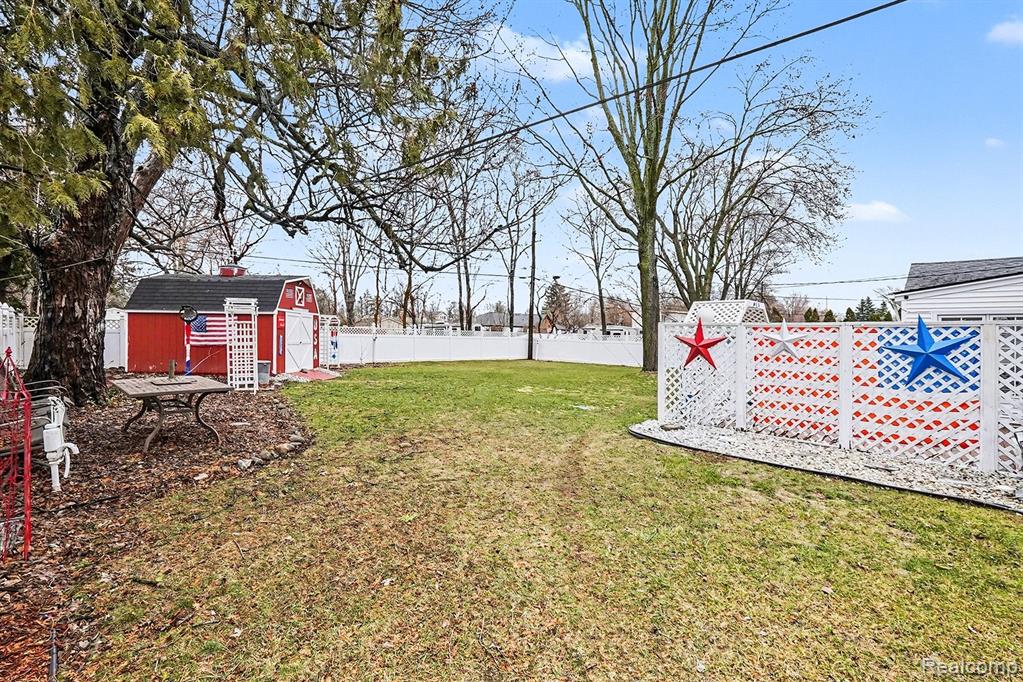7501 Rauschelbach Street, Shelby Twp, MI 48317 — Photo 26