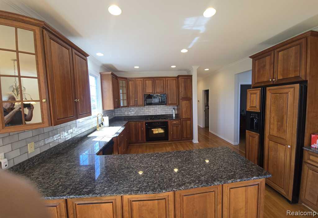 31975 Riverdale Street, Harrison Township, MI — Photo 17
