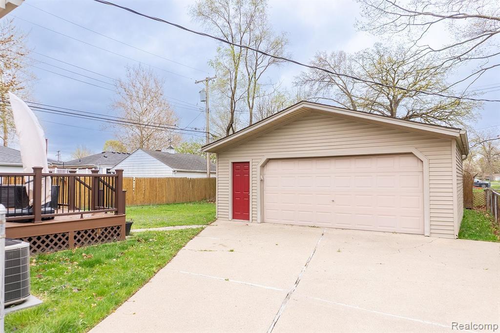 509 W PARKER Avenue, Madison Heights, MI 48071 — Photo 21