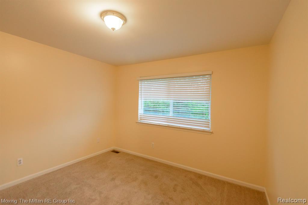 9084 W WALDEN Drive, Van Buren, MI 48111 — Photo 37