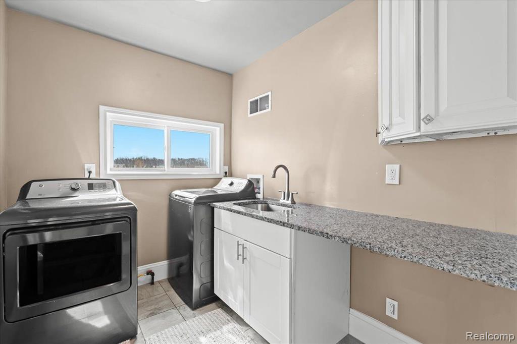 4075 BARR Road, Canton, MI 48188 — Photo 22