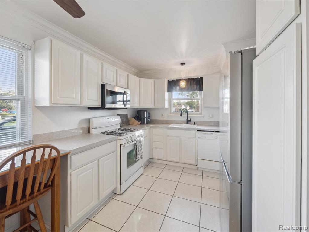30083 Lisch Street, Gibraltar, MI — Photo 12