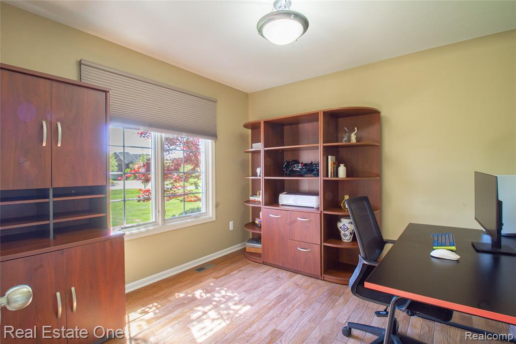 9068 Lebarron Court, Saline, MI 48176 — Photo 9