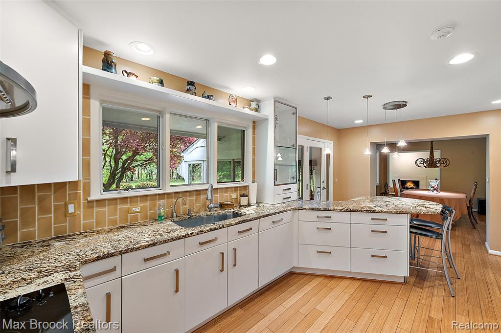30400 Woodhaven Lane, Beverly Hills, MI 48025 — Photo 11