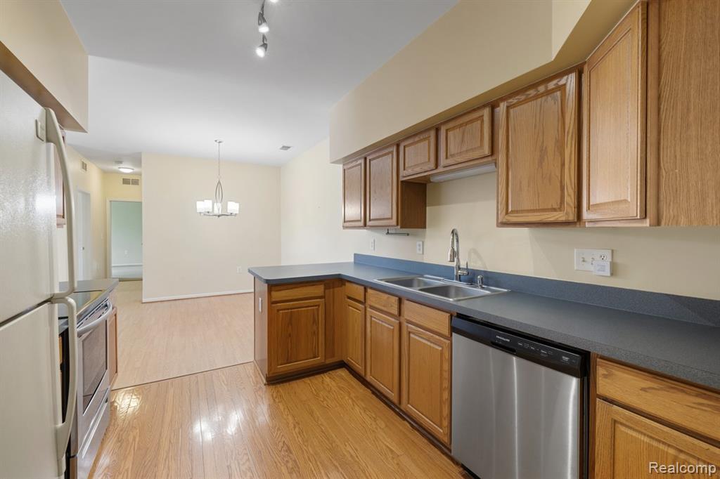 3424 Kneeland Circle, Howell, MI 48843 — Photo 8