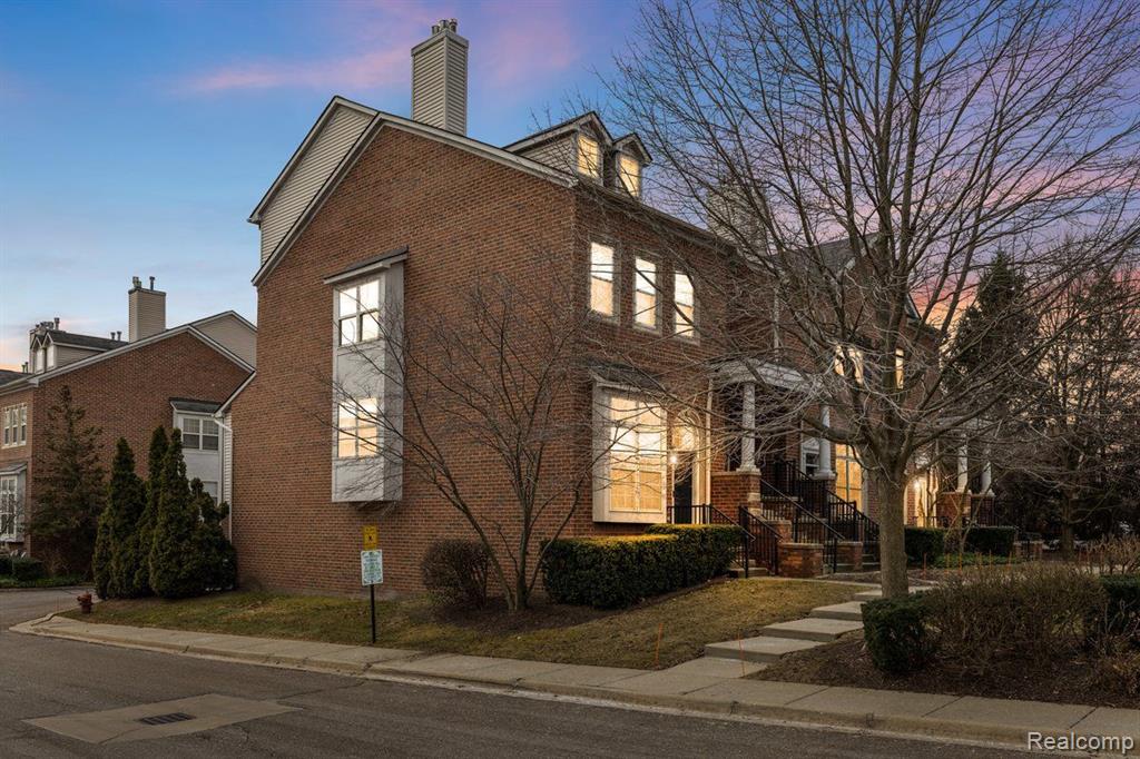17036 FARMINGTON Road, Livonia, MI 48154 — Photo 2