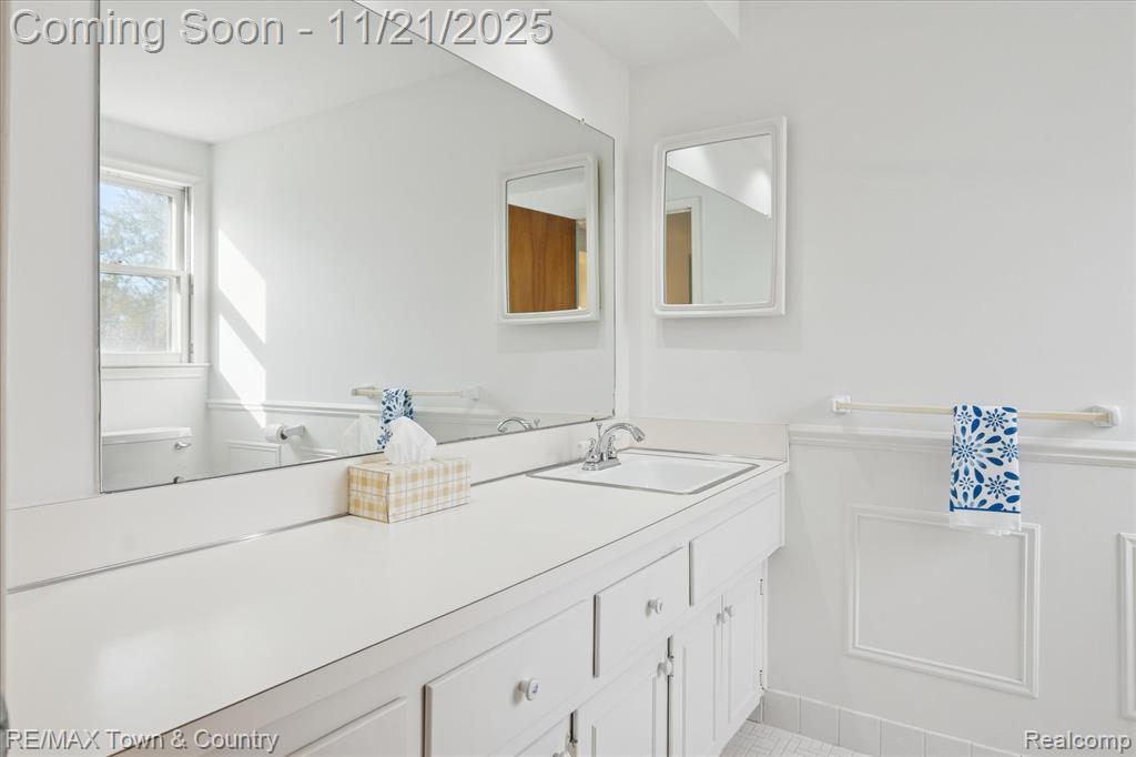 5593 Woodwind Drive, Bloomfield Hills, MI 48301 — Photo 17