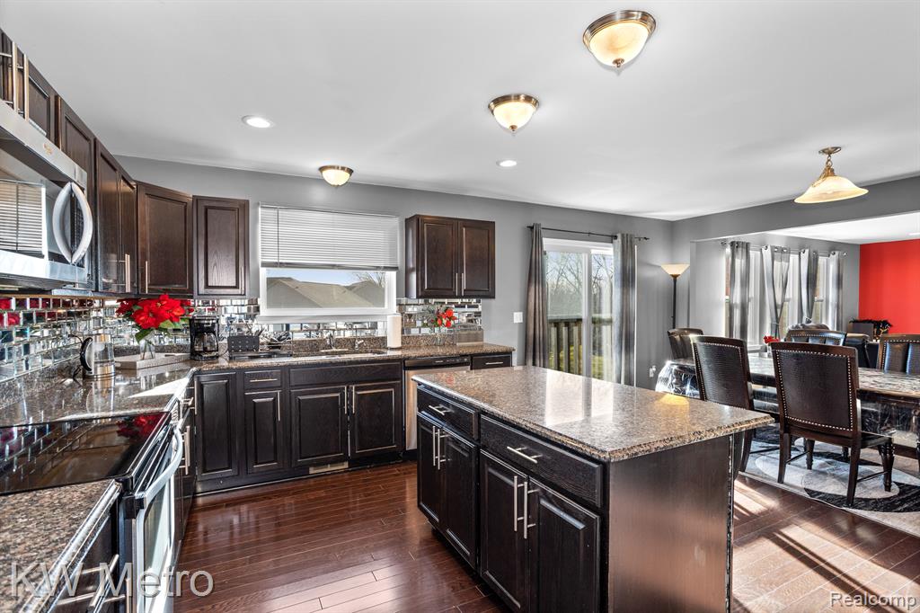 7966 Hallie Drive, Ypsilanti, MI 48198 — Photo 7