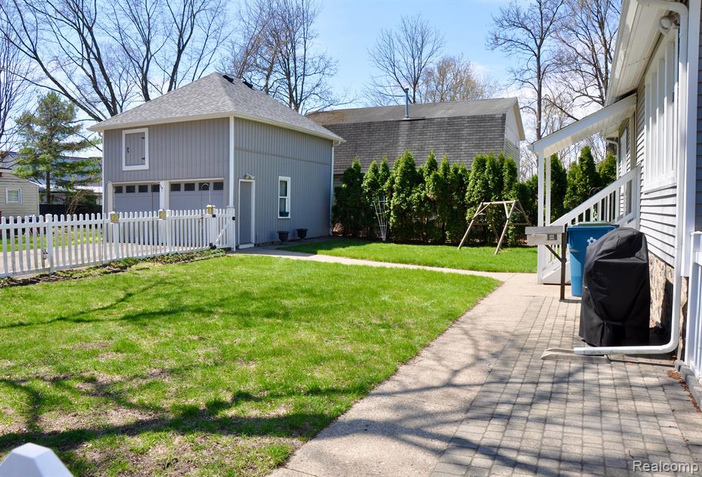 608 E MAPLE Street, Holly, MI 48442 — Photo 5