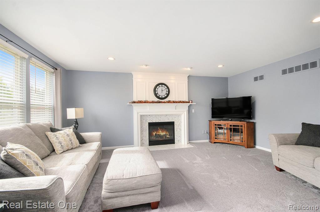 7971 Turrillium Lane, Waterford, MI 48327 — Photo 7