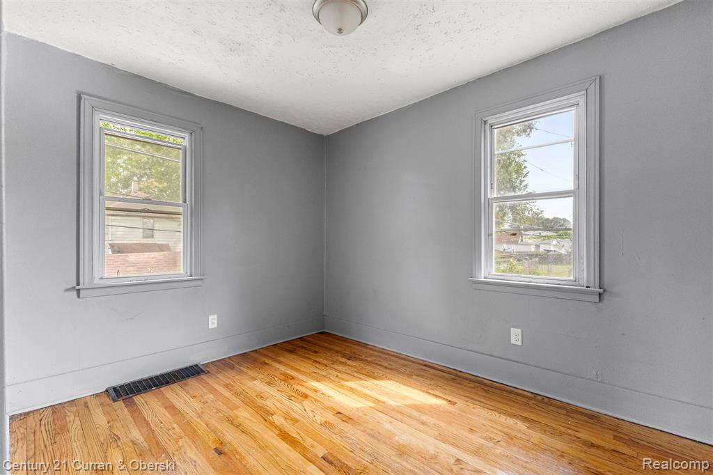 32 W Woodward Street, Ecorse, MI 48229 — Photo 9