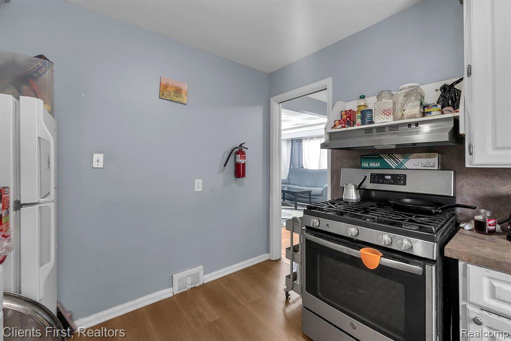 8258 Meyers Road, Detroit, MI 48228 — Photo 10