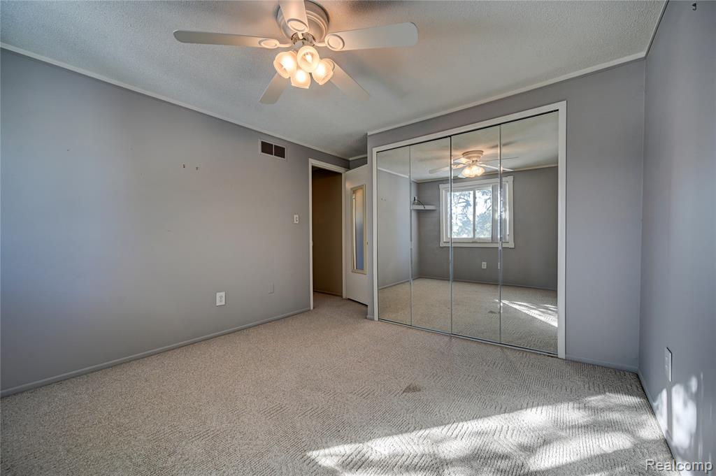 43047 Avon Court, Sterling Heights, MI 48313 — Photo 23