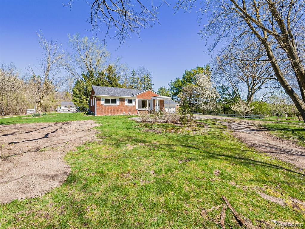 8701 Brookville Road, Plymouth, MI 48170 — Photo 43