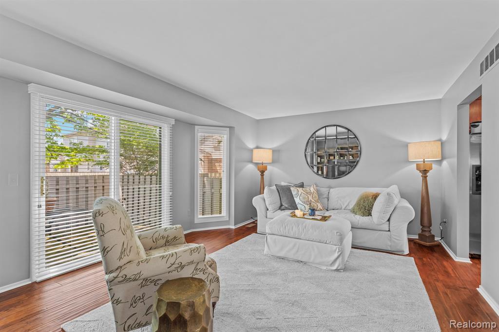 24264 BASHIAN Drive, Novi, MI — Photo 10