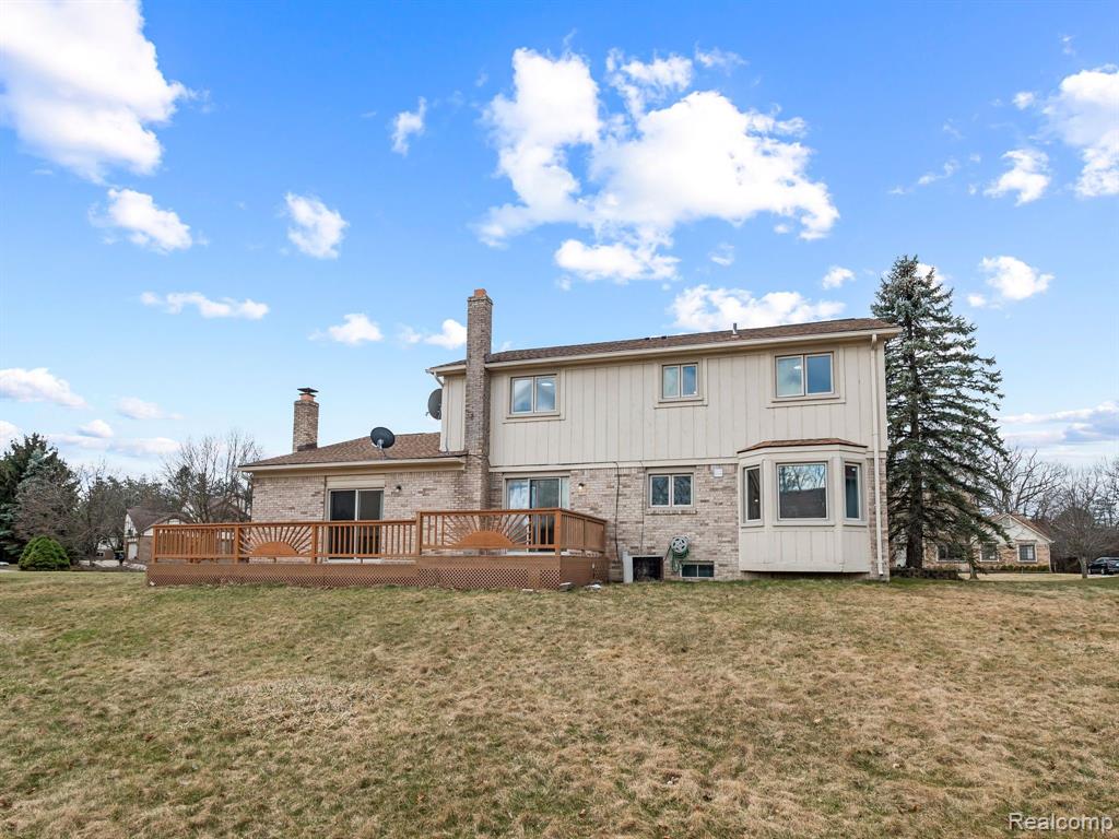 5079 W POND Circle, West Bloomfield, MI 48323 — Photo 30