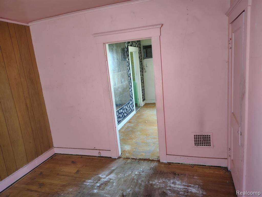 2753 BURNSIDE Street, Hamtramck, MI 48212 — Photo 7