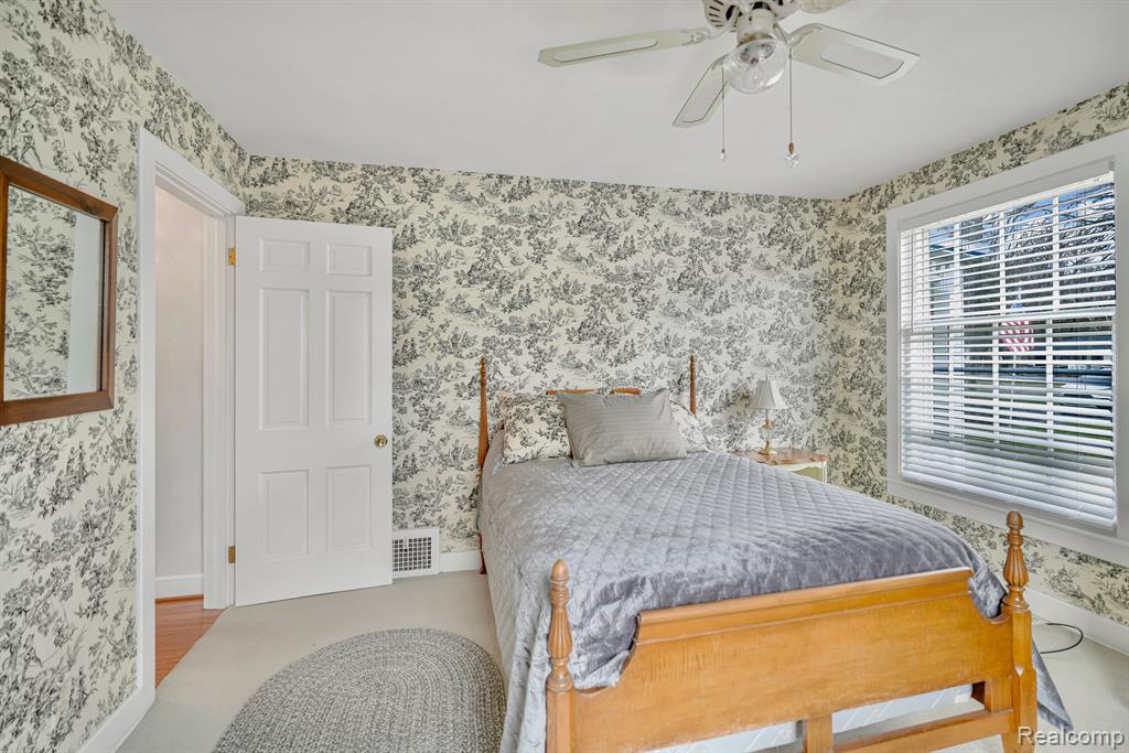 4304 Lapeer Road, Burton, MI 48509 — Photo 18