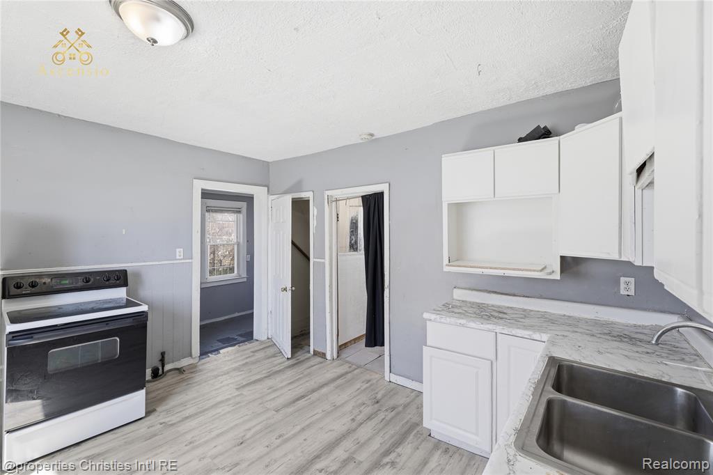 17139 Mackay Street, Detroit, MI 48212 — Photo 9