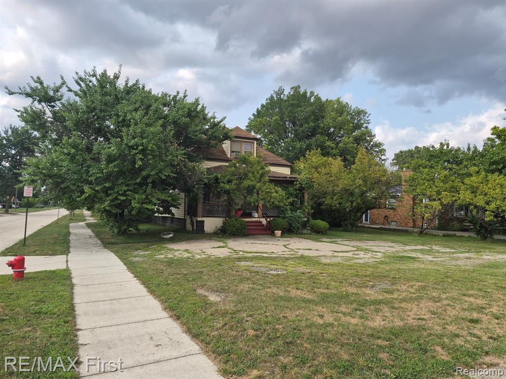 4879 E 9 Mile Road, Warren, MI 48089